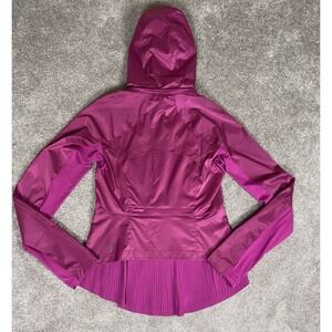 Lululemon Goal Smasher Jacket  in Magenta  Size 6 Hooded Packable Full Zip